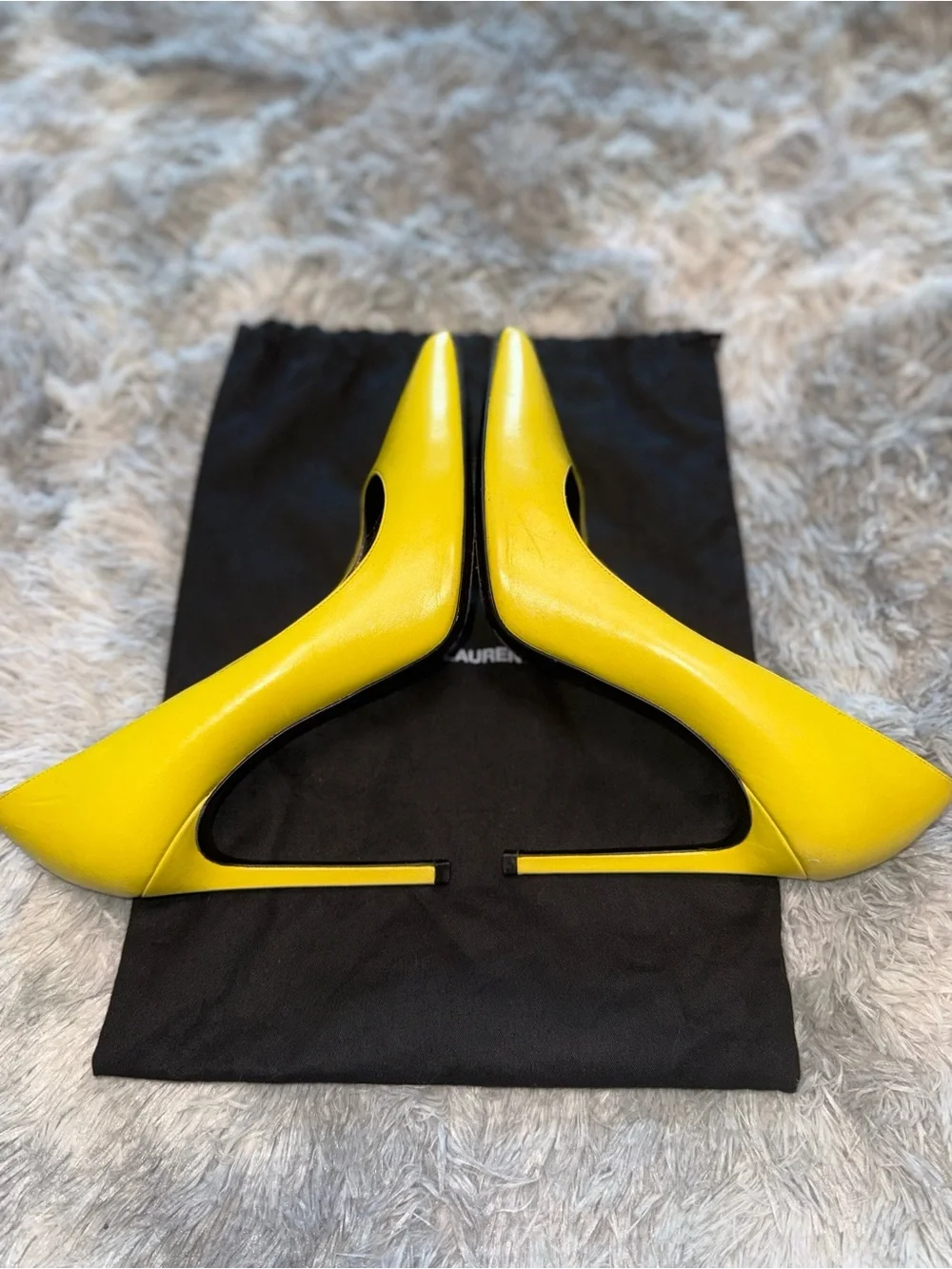 Saint Laurent Yellow Pointed-Toe Leather Pumps - Picture 4 of 6